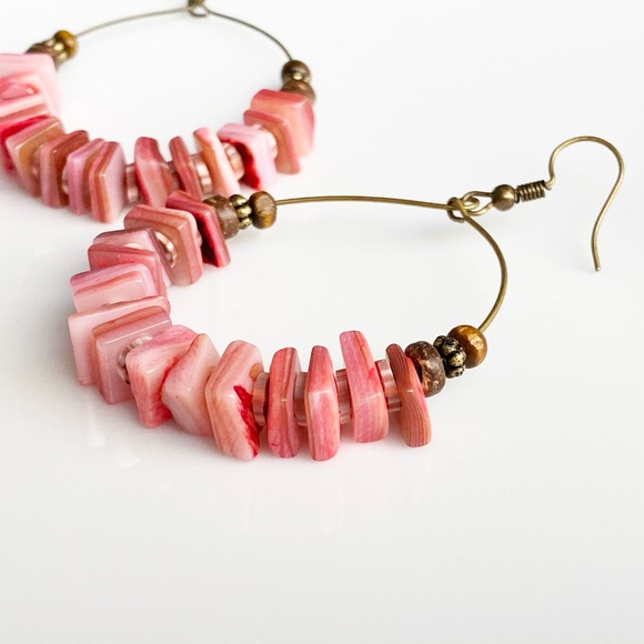 NEW "Canyon" Shell Round Earrings (red) - Picture 3 of 7